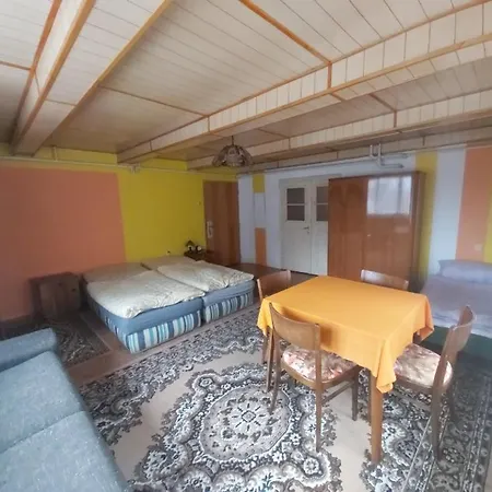 V Retro Chalupe Na Vecnosti Country house *